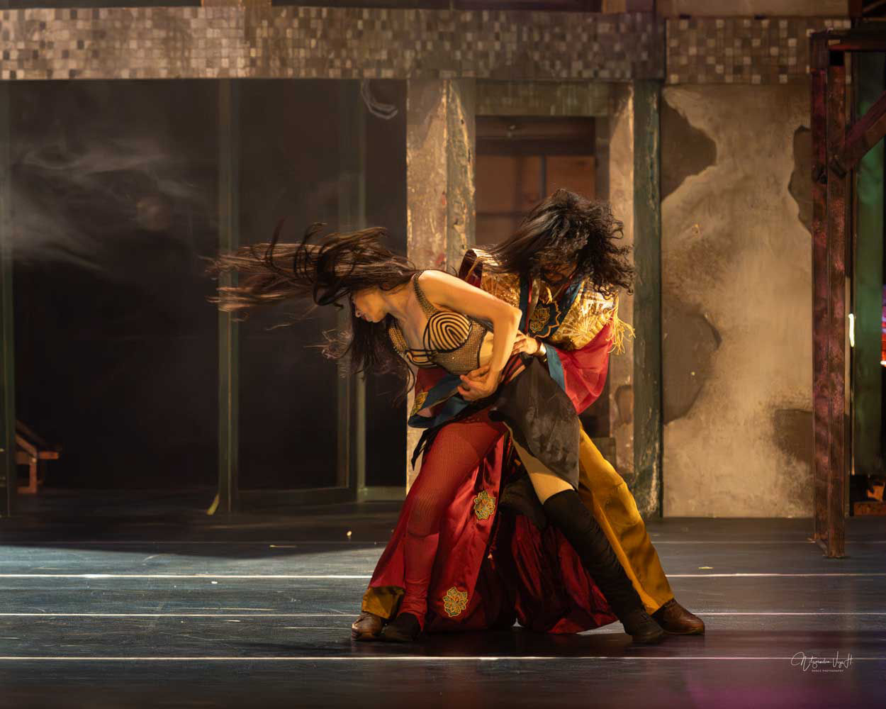 Aksenti - El Mandarin Milagroso